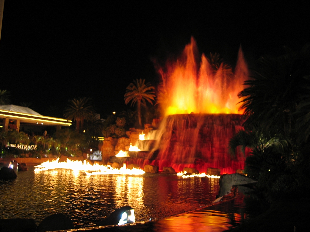 240 Las Vegas - Volcan du Mirage.jpg